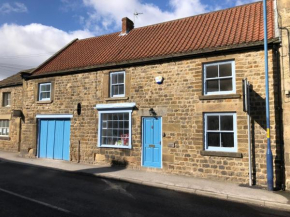 Cosy Cottage, Market Square View, Grade 2 Listed!